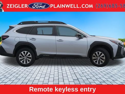 Used 2023 Subaru Outback Premium AWD/4WD image 6