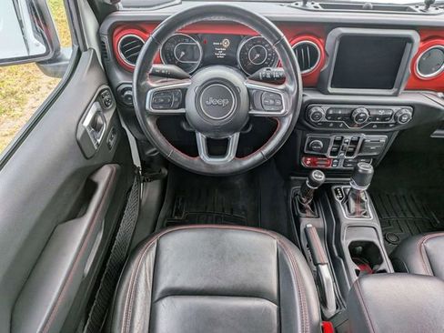 Used 2022 Jeep Wrangler Unlimited Rubicon w/ LED Lighting Group AWD/4WD image 14