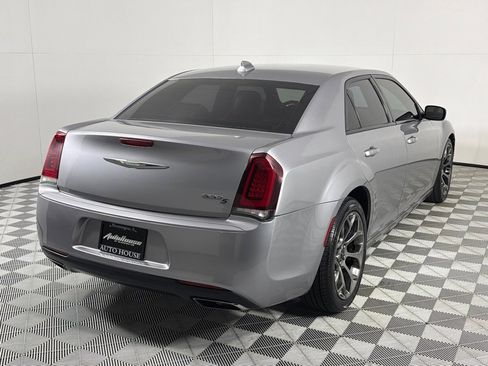Used 2018 Chrysler 300 S image 5