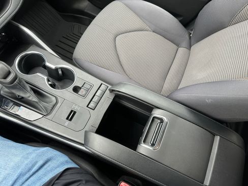 Used 2022 Toyota Highlander L FWD image 15