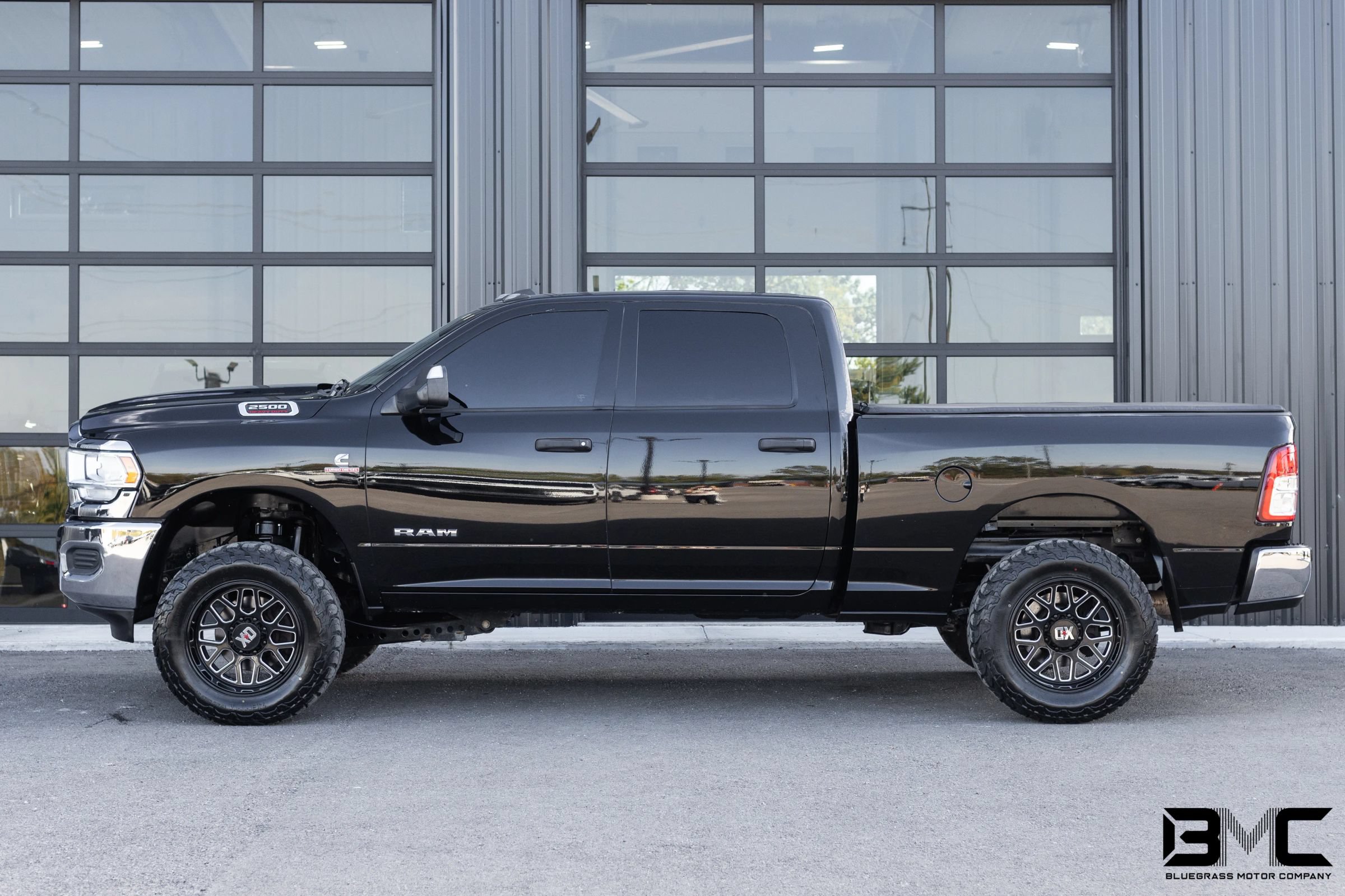Used 2021 RAM 2500 Tradesman w/ Chrome Appearance Group AWD/4WD image 4