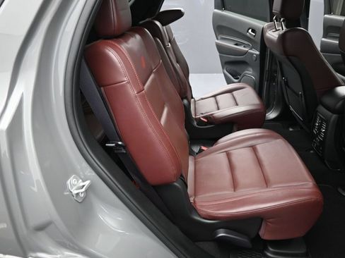 Used 2025 Dodge Durango GT AWD/4WD image 16
