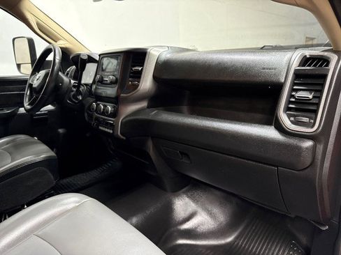 Used 2020 RAM 3500 Tradesman w/ Chrome Appearance Group image 16