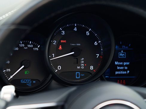 Used 2022 Porsche Macan image 24