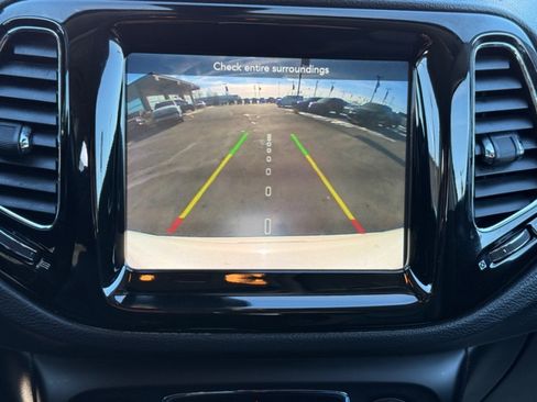 Used 2019 Jeep Compass Limited FWD image 12