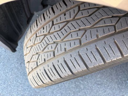 Used 2017 Toyota Sienna SE w/ SE Preferred Package FWD image 30