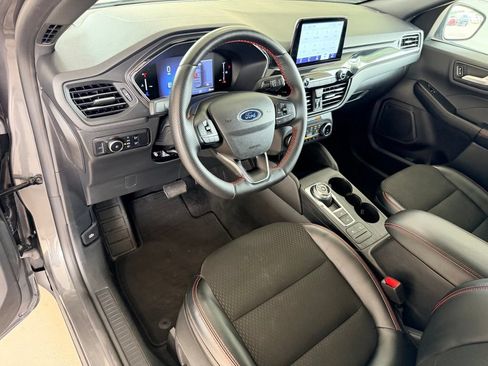 Used 2025 Ford Escape ST-Line Select AWD/4WD image 12