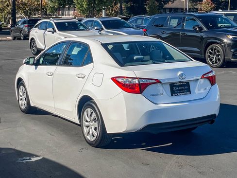 Used 2015 Toyota Corolla LE image 2