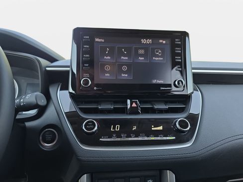 Used 2022 Toyota Corolla Cross LE FWD image 19