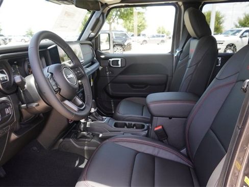 New 2025 Jeep Gladiator Rubicon w/ Convenience Group image 17