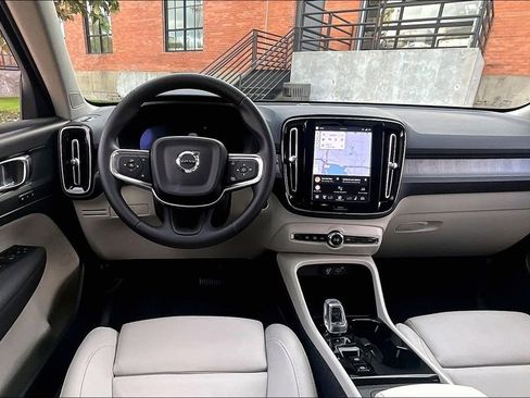 New 2026 Volvo XC40 B5 Plus w/ Protection Package Premier image 23