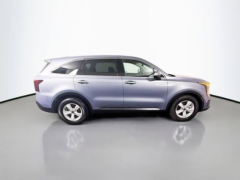 Used 2025 Kia Sorento LX image 11