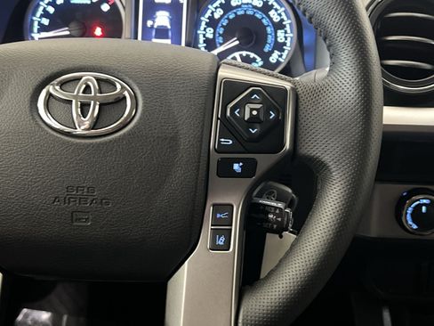 Used 2022 Toyota Tacoma SR5 AWD/4WD image 31