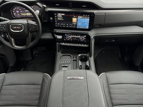 Used 2026 GMC Sierra 2500 AT4X image 13
