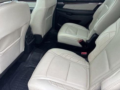 Used 2017 Ford Explorer Platinum image 35