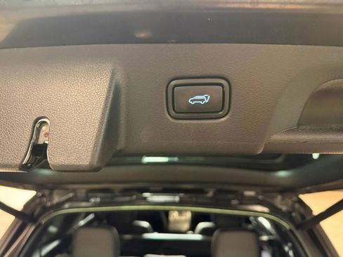 Used 2022 Hyundai Palisade Calligraphy FWD image 3