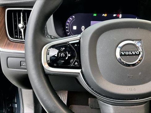 Used 2023 Volvo XC60 B5 Ultimate w/ Climate Package FWD image 26