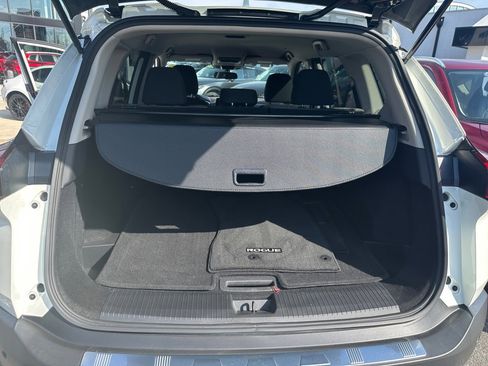 Used 2023 Nissan Rogue SV image 19