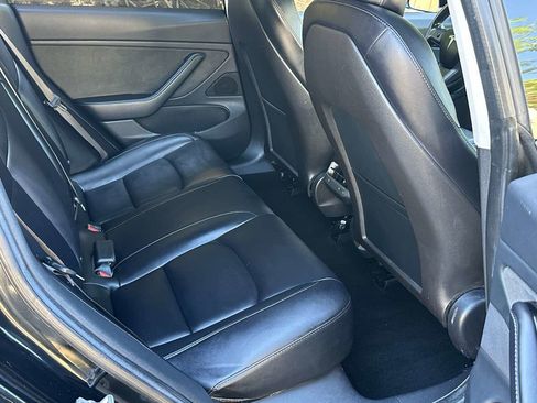 Used 2018 Tesla Model 3 Long Range RWD image 15