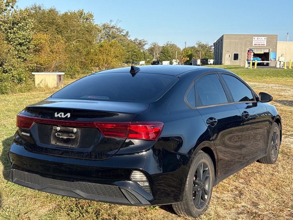 Used 2022 Kia Forte LXS FWD image 15