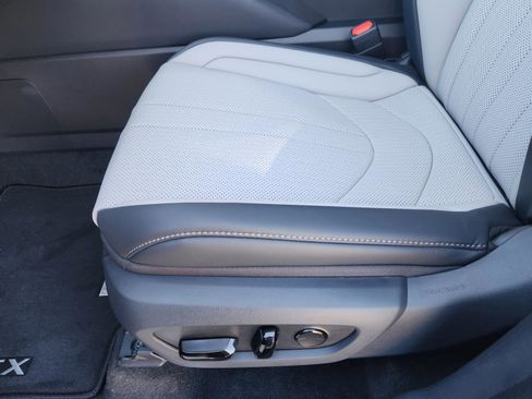 New 2026 Lexus TX 500h AWD image 17
