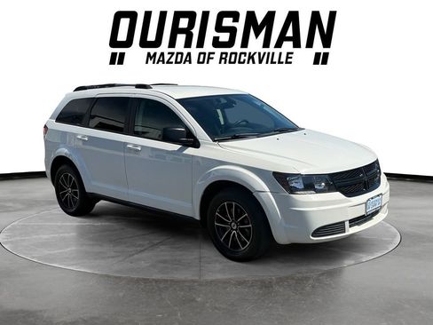 Used 2018 Dodge Journey SE w/ Blacktop Package FWD image 1