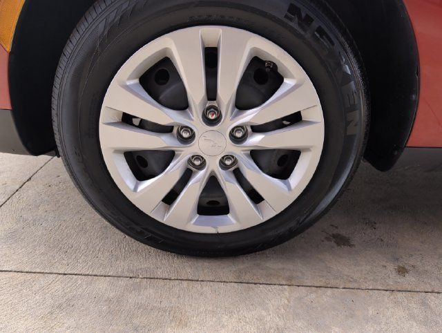 Used 2025 Kia Soul LX FWD image 24