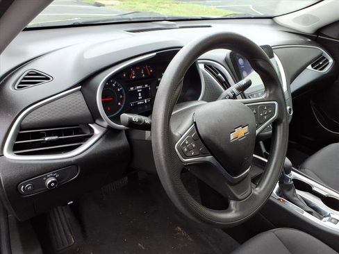 Used 2022 Chevrolet Malibu LT image 8