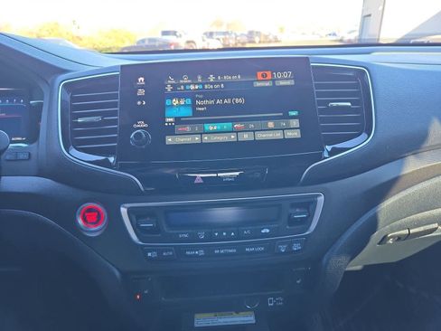 Used 2022 Honda Pilot TrailSport image 28