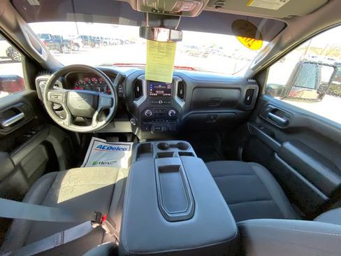 Used 2025 Chevrolet Silverado 2500 Custom w/ Custom Convenience Package image 15