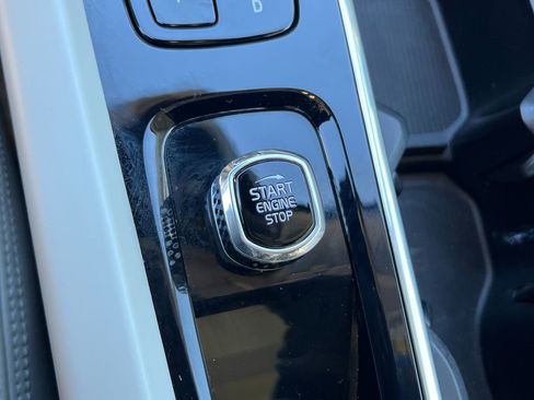 Certified 2023 Volvo XC60 B5 Ultimate image 33