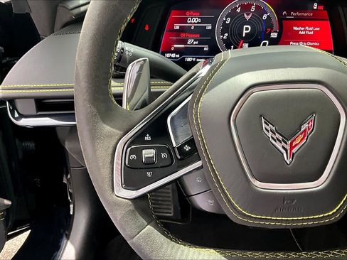 Used 2024 Chevrolet Corvette Stingray Premium Conv w/ Z51 Performance Package RWD image 19