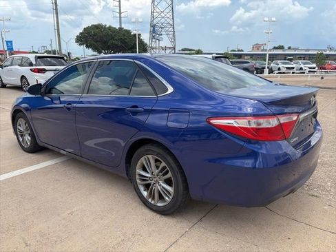Used 2015 Toyota Camry SE FWD image 3