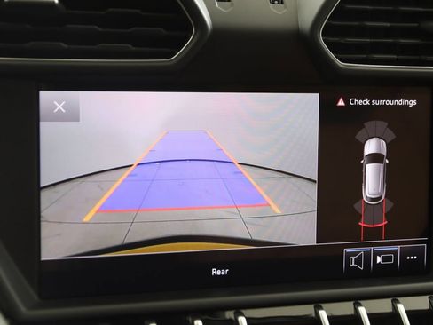Used 2019 Lamborghini Urus image 11