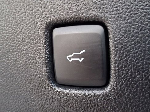 Used 2022 Ford Escape SE w/ SE Sport Appearance Package image 30