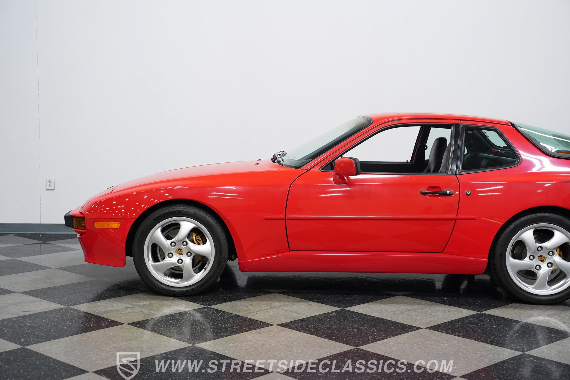 Used 1987 Porsche 944 Coupe RWD image 22