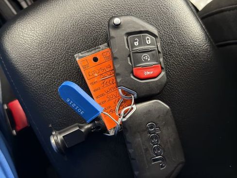 Used 2023 Jeep Wrangler Sport S image 28