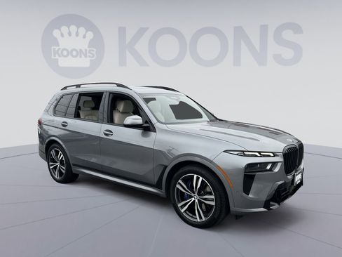 Used 2023 BMW X7 xDrive40i w/ M Sport Package image 10