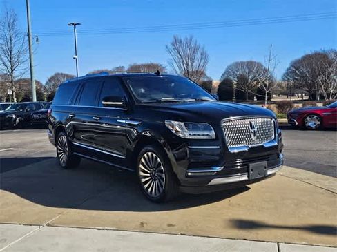Used 2019 Lincoln Navigator L Reserve image 3