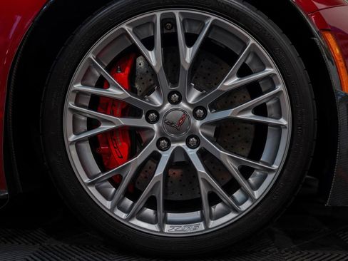 Used 2015 Chevrolet Corvette Z06 w/ 3LZ Preferred Equipment Group image 18