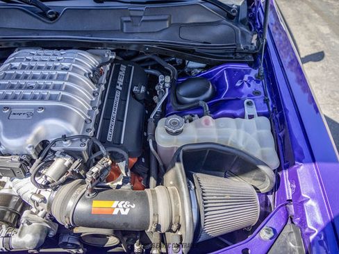 Used 2016 Dodge Challenger SRT Hellcat RWD image 21