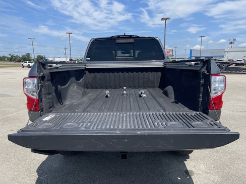 Used 2024 Nissan Titan SV w/ SV Convenience Package AWD/4WD image 14