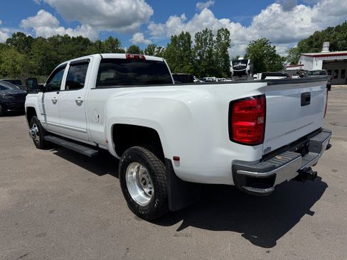 Used 2017 Chevrolet Silverado 3500 LT w/ LT Convenience Package AWD/4WD image 3