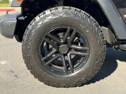 Used 2018 Jeep Wrangler Unlimited Sport S image 11