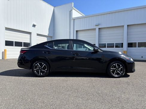 Used 2024 Nissan Sentra SV FWD image 8