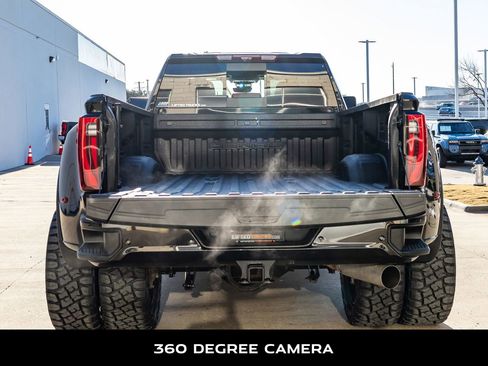 Used 2024 GMC Sierra 3500 Denali Ultimate image 9