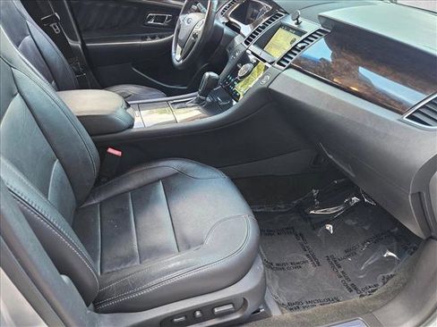 Used 2017 Ford Taurus Limited FWD image 19