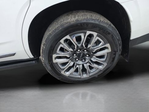 Used 2023 GMC Yukon Denali Ultimate AWD/4WD image 35