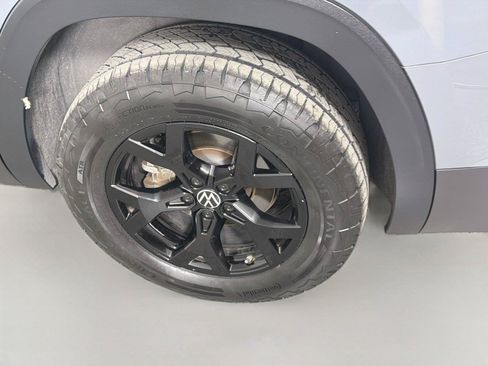 Used 2024 Volkswagen Atlas Peak Edition SE AWD/4WD image 30