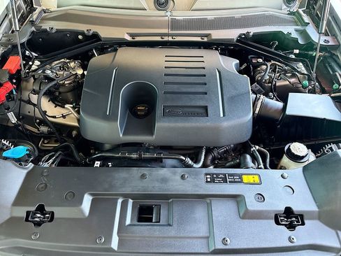 Used 2022 Land Rover Defender 90 X-Dynamic SE AWD/4WD image 27